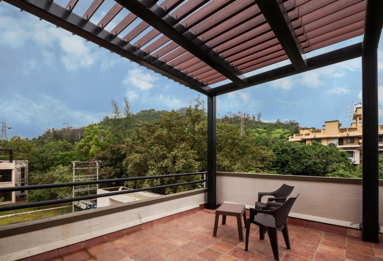 Stayvista'S Greenwoods Villa 10 - City-Center Villa With Private Pool, Terrace, Lift & Carrom Board Lonavala Exteriér fotografie